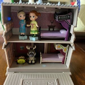Disney Animators' Collection Littles Arendelle Castle Playset